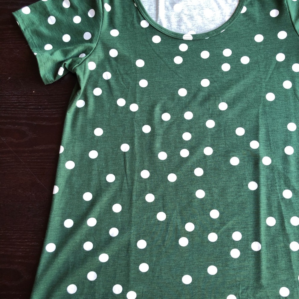 LuLaRoe Medium Classic T